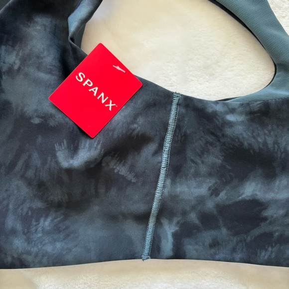 Spanx Medium Impact Printed Longline Sports Bra--XS - Picture 2 of 14